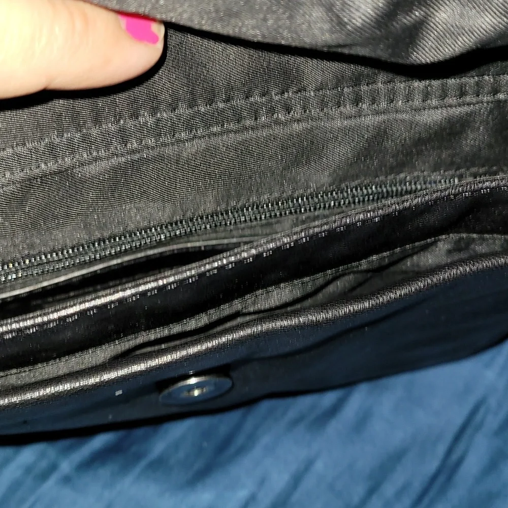 Crossbody - Picture 3 of 9